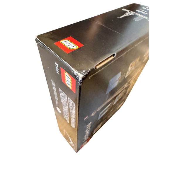 LEGO Architecture Skylines Paris Louvre Museum Eiffel Tower 21044 Building Kit - Picture 9 of 13